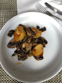 Una foto de Patatas con champiñones “al estilo gallego”