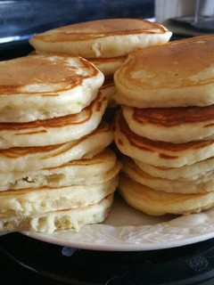 A picture of Buttermilk Pancakes (Alton Brown).