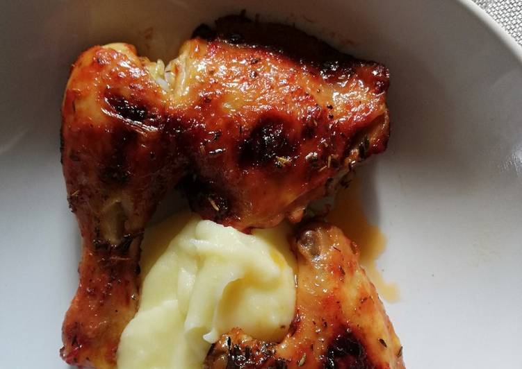 Sült csirkeszárnya, és comb krumplipürével 🐔