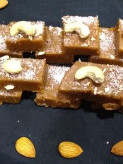 ગોળ પાક (સુખડી) રેસીપી મુખ્ય ફોટો