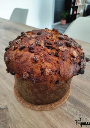 Une photo de Panettone chocolat noisette