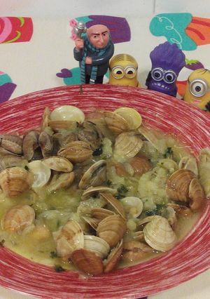 Una foto de Almejas encebolladas