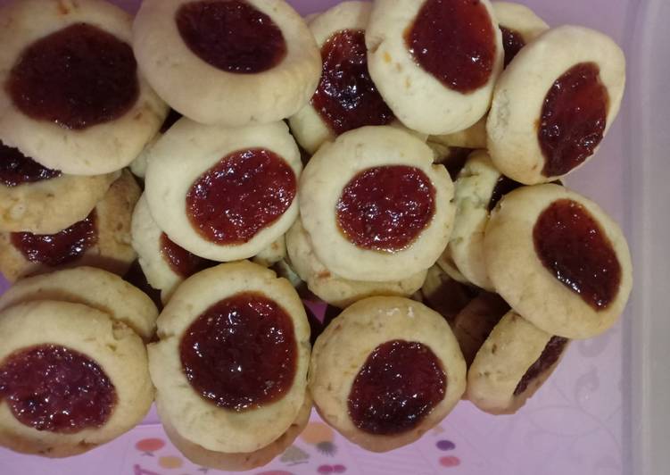 Strawberry thumbprint resep cik tintin