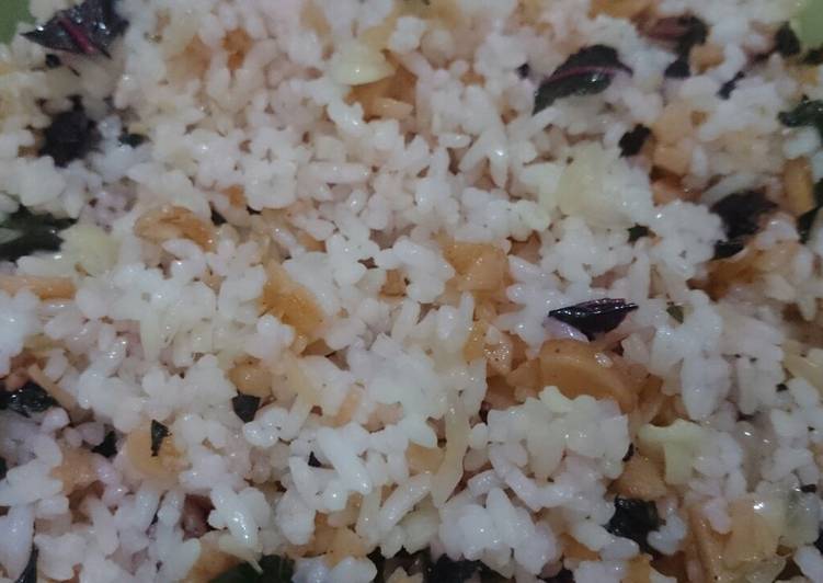 Langkah Mudah untuk Menyiapkan Nasi goreng Bayam Merah, Enak Banget