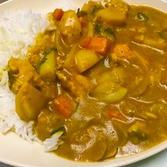 A picture of Tasty and healthy chicken curry Japanese style.