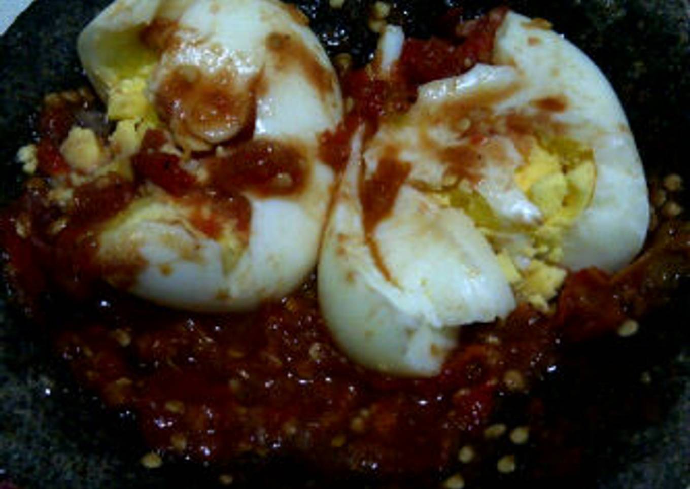 Telur rebus penyet