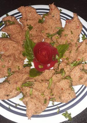A picture of Tomato Kibbeh Nayyeh 🍅.
