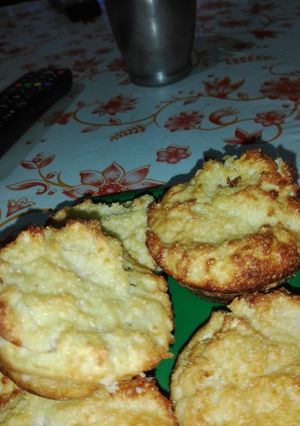 Una foto de Muffins de coco y manzana lights