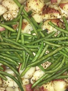 A picture of Chicken, Potato & Green Beans Oven Style.