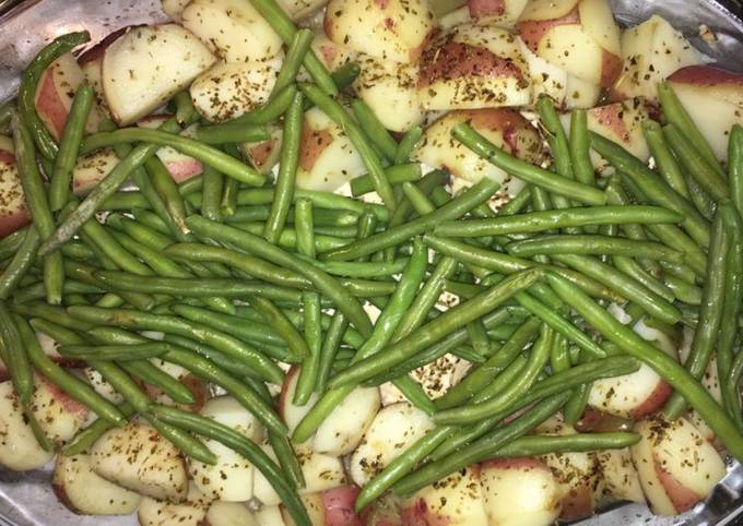 Steps to Make Perfect Chicken, Potato &amp; Green Beans Oven Style