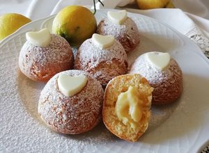 Foto di Tortine al limone con cuor di lemon curd