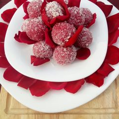 A picture of Strawberri Coconut Laddu.