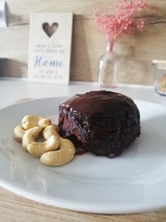 Una foto de Volcán de chocolate saludable al microondas
