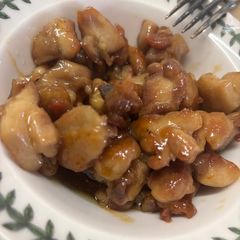 A picture of Crispy Chicken Thighs with Honey Mustard Sauce.