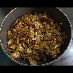 A picture of Dry Sem Sabzi (Flat beans).