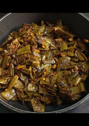 A picture of Dry Sem Sabzi (Flat beans).