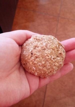Una foto de Galletitas integrales de avena y coco. Riquísimas 💗😍