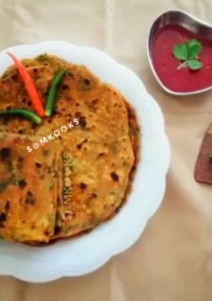 A picture of Methi Paratha.
