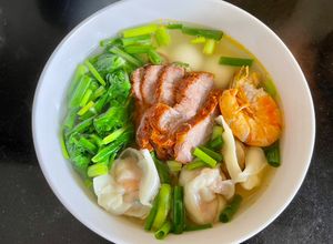 Hình của món Mỳ hoành thánh (mỳ vằn thắn).