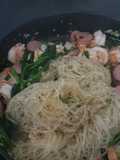 Miến xào tôm thịt cải bó xôi