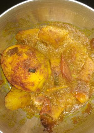 A picture of Egg curry.