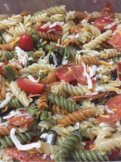 A picture of Pepperoni pizza pasta salad.