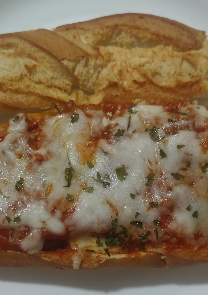 Una foto de Bocadillo de albóndigas al horno
