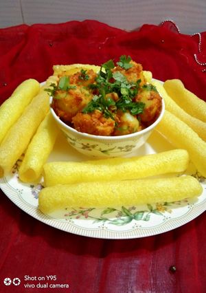 ભુંગળા બટાકા (Bhungra Bataka Recipe In Gujarati) રેસીપી મુખ્ય ફોટો