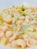 Sopa aguada de conchas