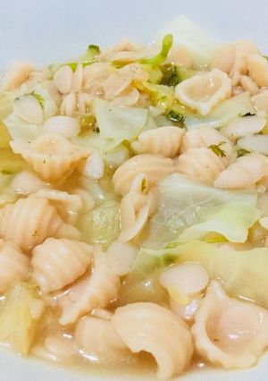 Una foto de Sopa aguada de conchas