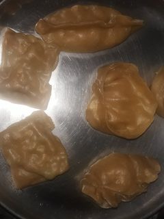 हेल्दी व्हीट स्प्राऊट मोमोज (wheat sprout momos recipe in marathi) रेसिपी चे मुख्य फोटो 
