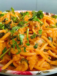 A picture of Tripe fried rice.
