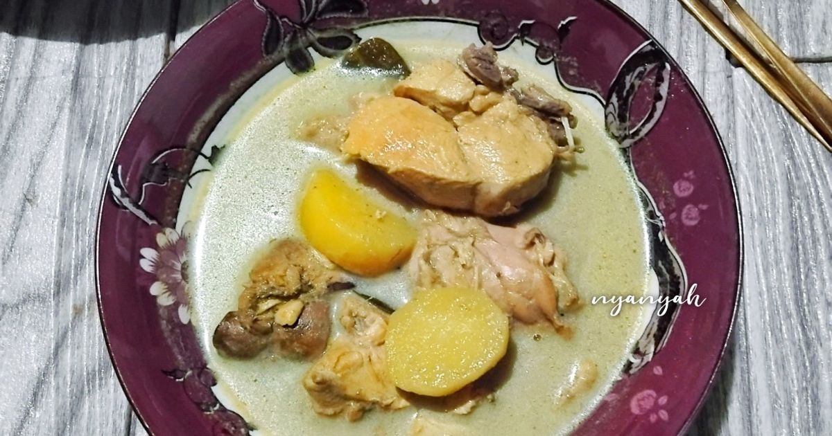 Opor Ayam Kentang