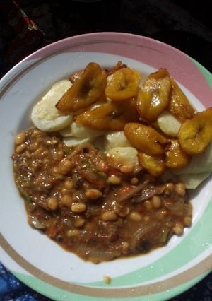 A picture of Bake beans sauce.