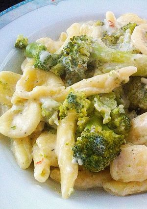 Una foto de Pasta fresca orecchiette con brocolis,taleggio y pimienta Verde