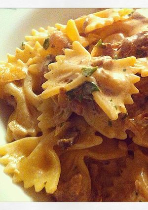 Una foto de Pasta Farfalle y Hongos Porcini