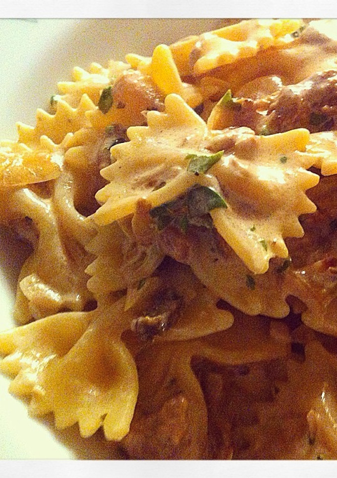 Una foto de Pasta Farfalle y Hongos Porcini