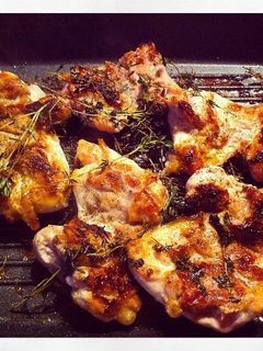Una foto de Pollo a la parilla con tomillo