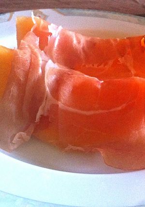 Una foto de Jamón y melón 