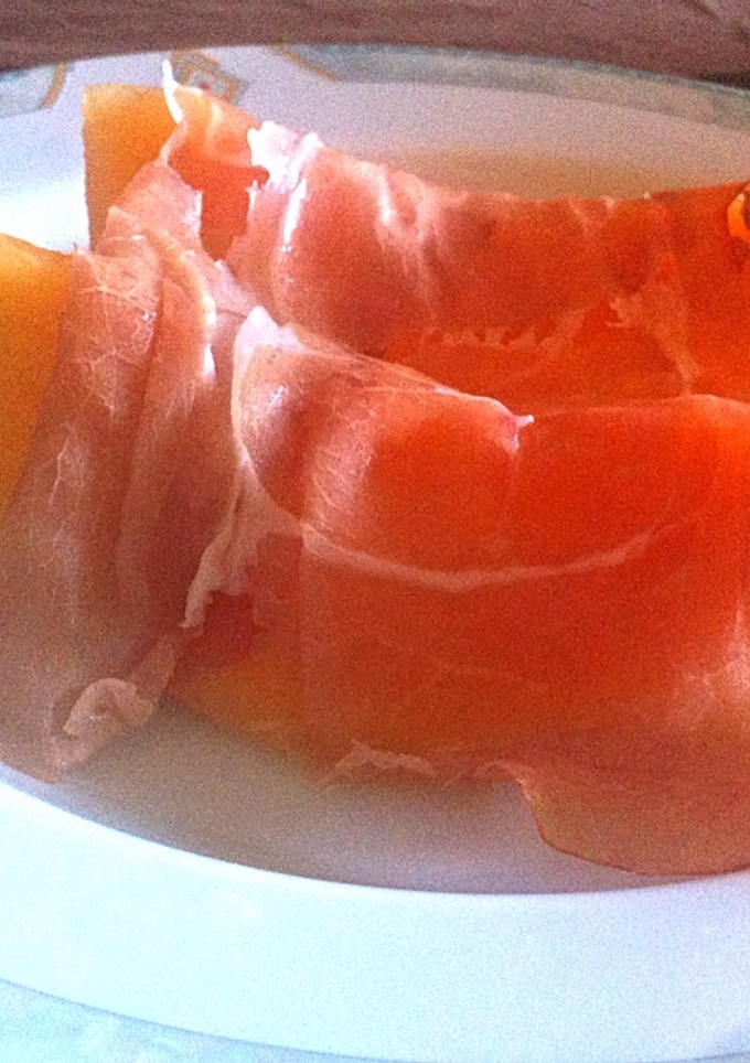 Una foto de Jamón y melón 