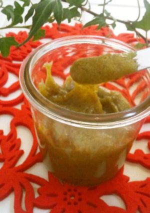 A picture of Pistachio Cream or Soft Caramel.