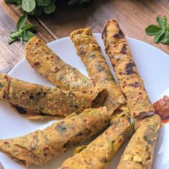 A picture of Methi Thepala.