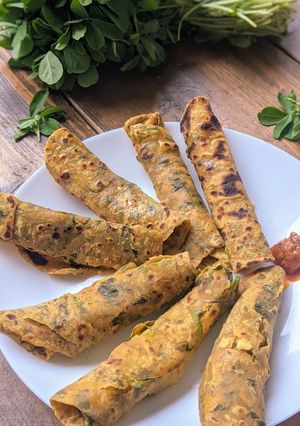 A picture of Methi Thepala.