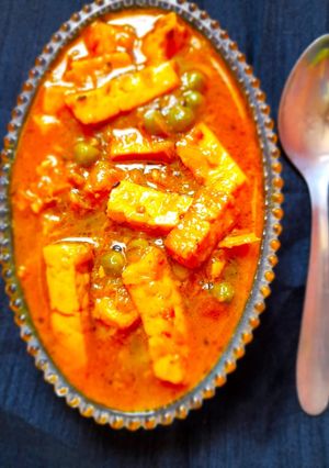 हरे मटर और पनीर की सब्जी (Hare Matar aur paneer ki sabzi recipe in hindi) रेसिपी मुख्य फोटो