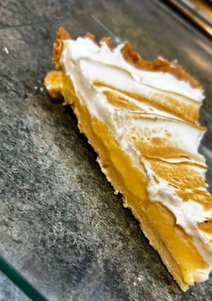 Una foto de Tarta de limón y merengue