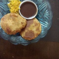 A picture of Pyaaz Kachori.