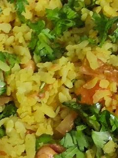 बटाटा पोहे (Batata pohe recipe in marathi) रेसिपी चे मुख्य फोटो