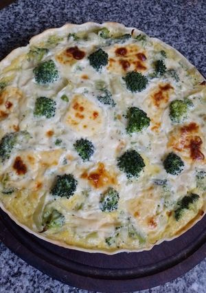 Una foto de TARTA DE BRÓCOLI Y CEBOLLA🥦🧅
