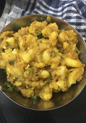 સુકી ભાજી (Sukhi Bhaji Recipe In Gujarati) રેસીપી મુખ્ય ફોટો