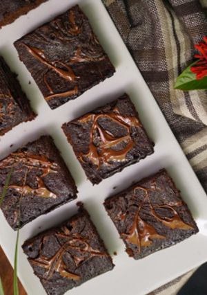 A picture of Dark Chocolate Cakey Brownies.